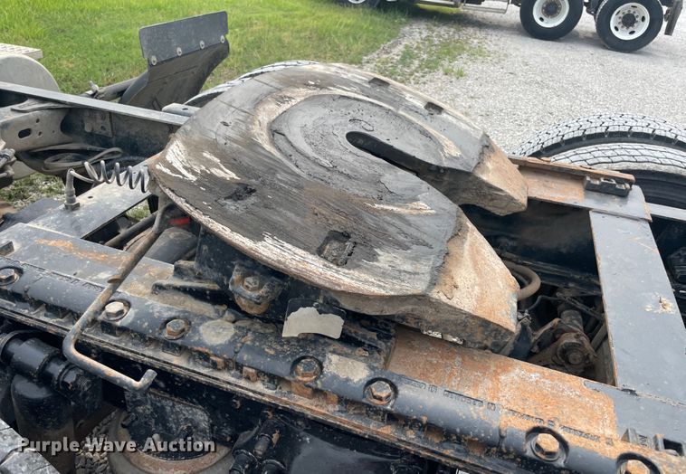 image for item KK9506 2007 Freightliner Columbia 120  semi truck