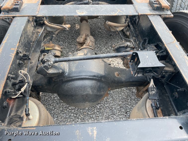 image for item KK9506 2007 Freightliner Columbia 120  semi truck