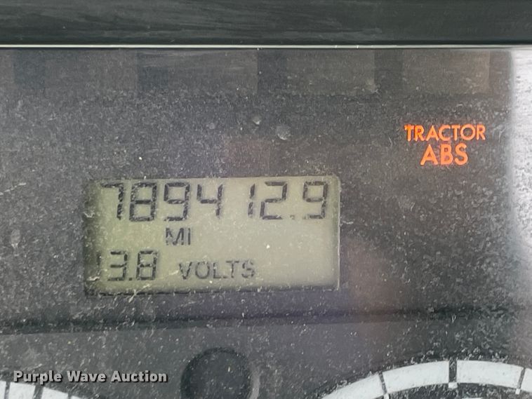 image for item KK9506 2007 Freightliner Columbia 120  semi truck