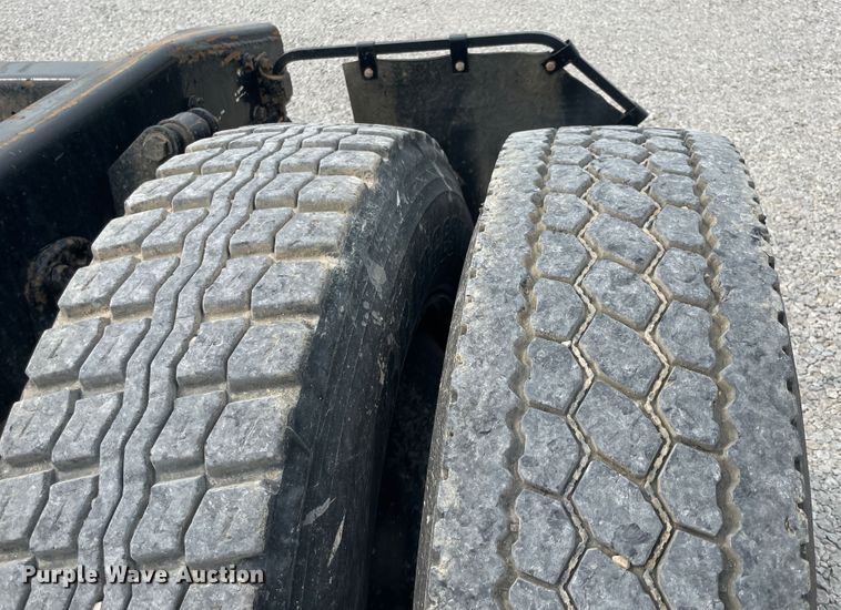 image for item KK9506 2007 Freightliner Columbia 120  semi truck