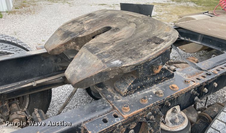 image for item KK9507 2001 Mack CH613  semi truck