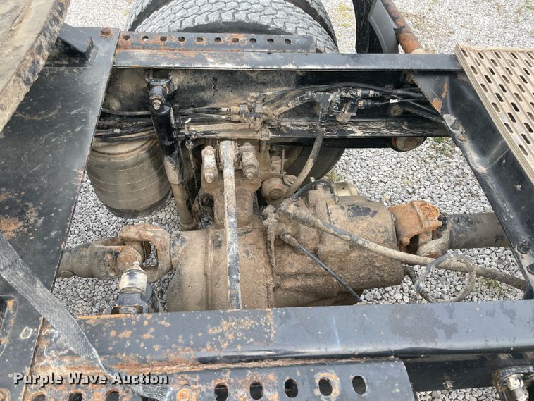 image for item KK9507 2001 Mack CH613  semi truck