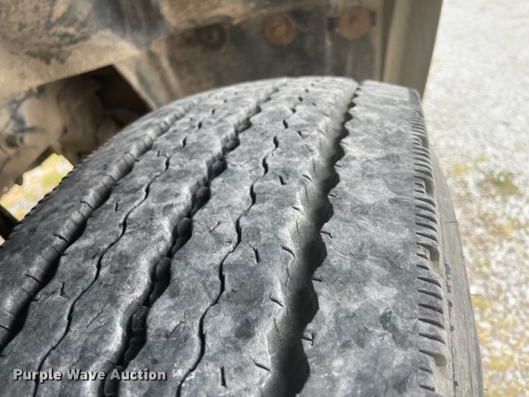 image for item KK9507 2001 Mack CH613  semi truck