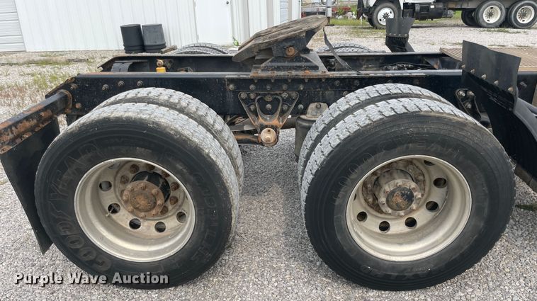 image for item KK9507 2001 Mack CH613  semi truck