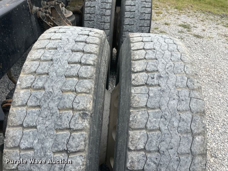 image for item KK9507 2001 Mack CH613  semi truck