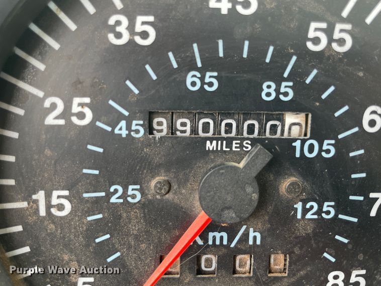 image for item KK9508 2000 Mack CH613  semi truck