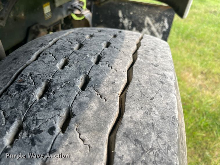 image for item KK9508 2000 Mack CH613  semi truck