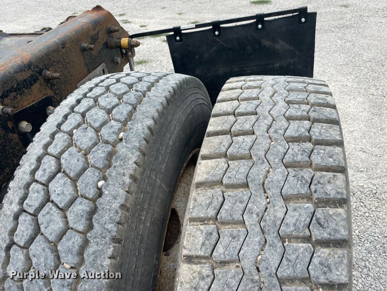 image for item KK9508 2000 Mack CH613  semi truck