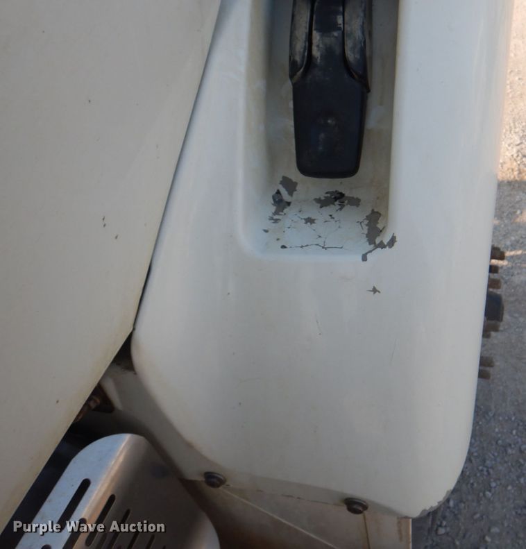 image for item KW9829 2005 International 7400  truck cab and chassis