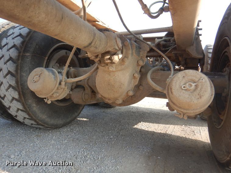 image for item KW9829 2005 International 7400  truck cab and chassis