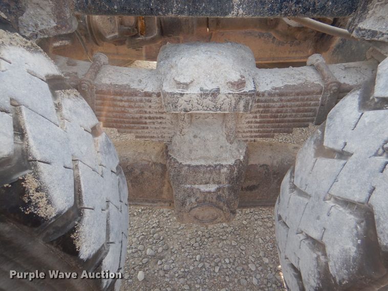 image for item KW9829 2005 International 7400  truck cab and chassis