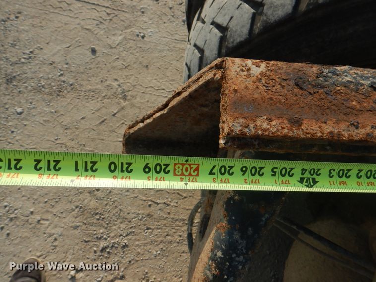 image for item KW9829 2005 International 7400  truck cab and chassis