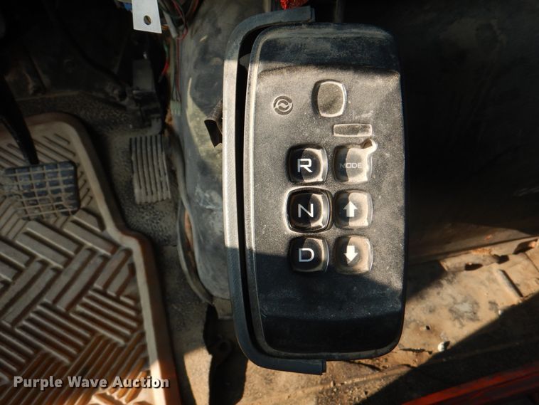 image for item KW9829 2005 International 7400  truck cab and chassis