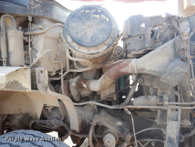 image for item KW9829 2005 International 7400  truck cab and chassis