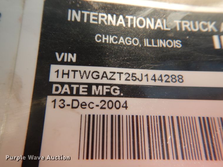 image for item KW9829 2005 International 7400  truck cab and chassis