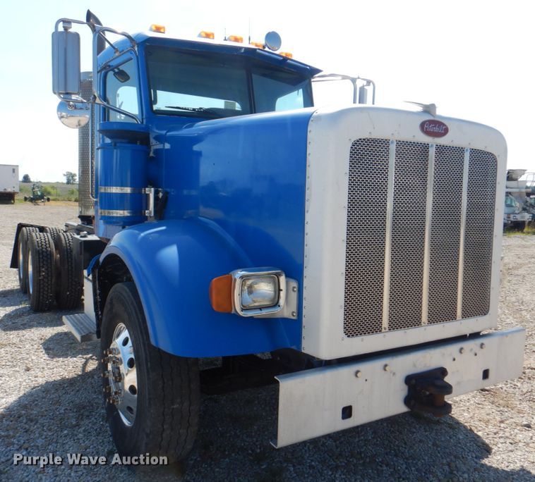 image for item KW9847 2008 Peterbilt 367  semi truck