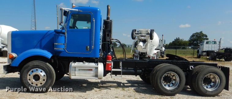 image for item KW9847 2008 Peterbilt 367  semi truck