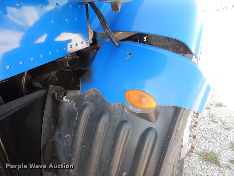 image for item KW9847 2008 Peterbilt 367  semi truck