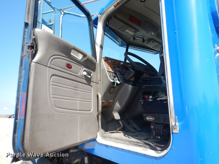 image for item KW9847 2008 Peterbilt 367  semi truck