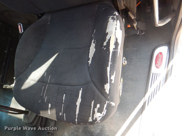 image for item KW9847 2008 Peterbilt 367  semi truck