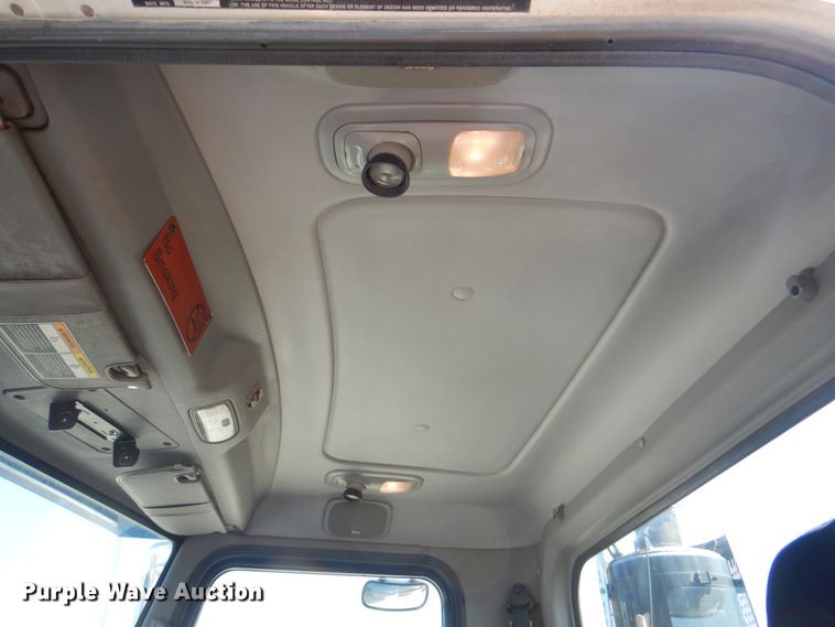 image for item KW9847 2008 Peterbilt 367  semi truck