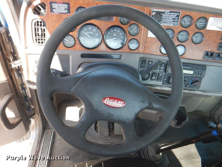 image for item KW9847 2008 Peterbilt 367  semi truck