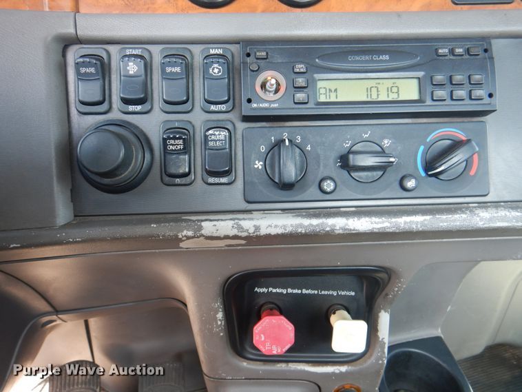 image for item KW9847 2008 Peterbilt 367  semi truck