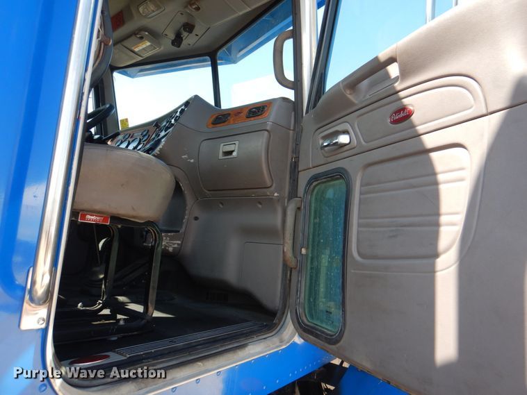 image for item KW9847 2008 Peterbilt 367  semi truck