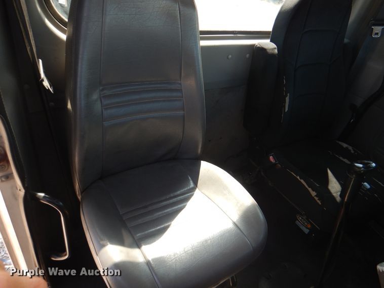 image for item KW9847 2008 Peterbilt 367  semi truck