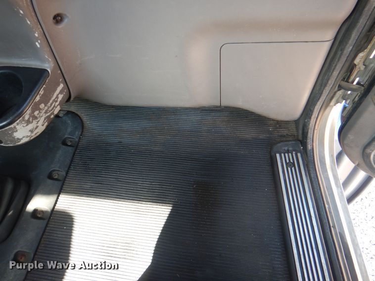 image for item KW9847 2008 Peterbilt 367  semi truck