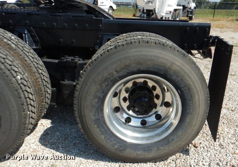 image for item KW9847 2008 Peterbilt 367  semi truck