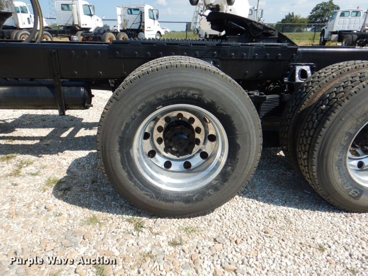 image for item KW9847 2008 Peterbilt 367  semi truck