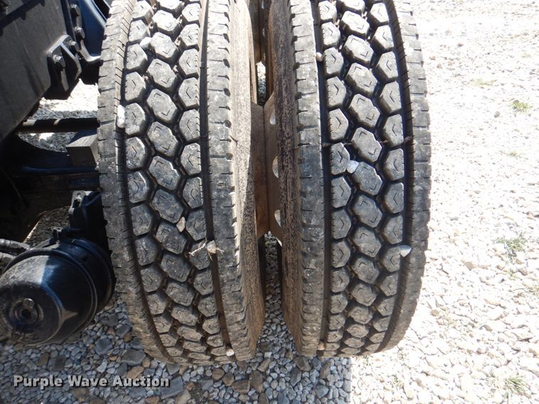 image for item KW9847 2008 Peterbilt 367  semi truck