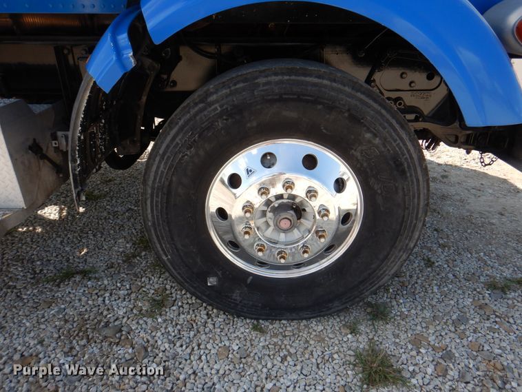 image for item KW9847 2008 Peterbilt 367  semi truck