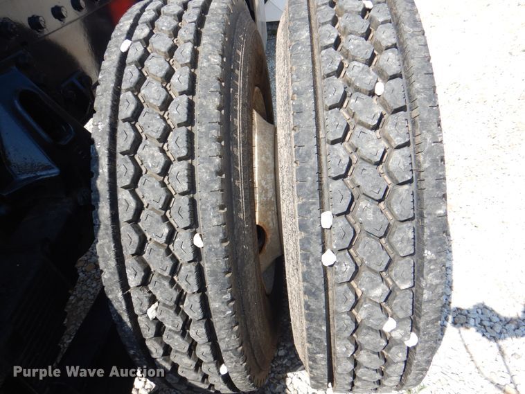 image for item KW9847 2008 Peterbilt 367  semi truck