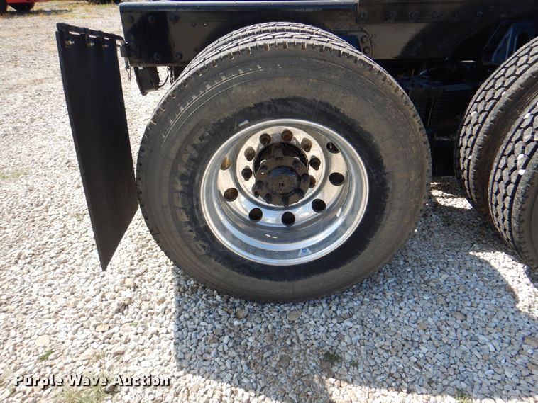 image for item KW9847 2008 Peterbilt 367  semi truck