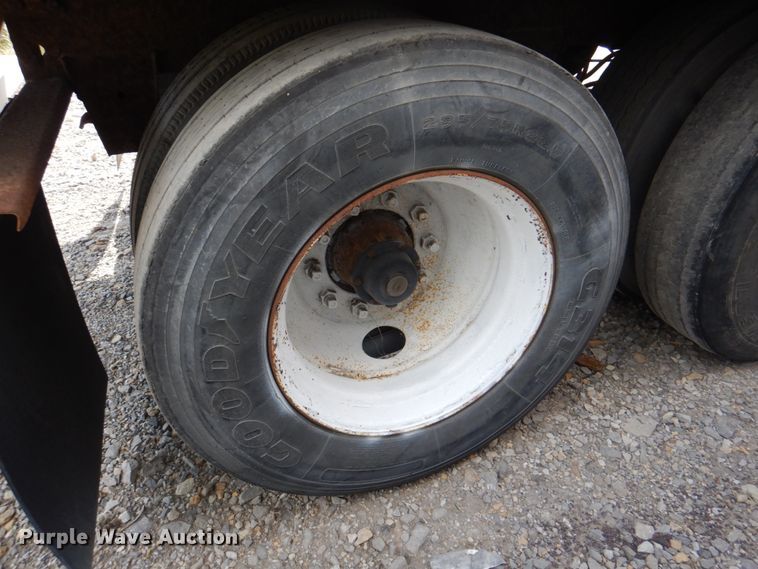 image for item KW9867 1995 Strick  dry van trailer