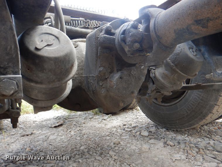 image for item KW9869 2011 Freightliner Cascadia 125  semi truck