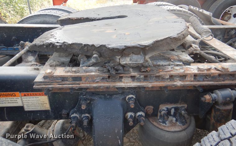 image for item KW9869 2011 Freightliner Cascadia 125  semi truck