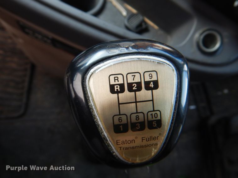 image for item KW9869 2011 Freightliner Cascadia 125  semi truck