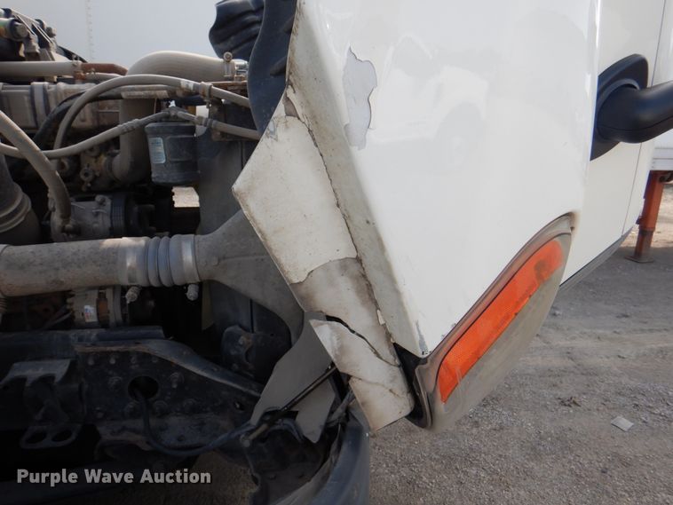 image for item KW9869 2011 Freightliner Cascadia 125  semi truck