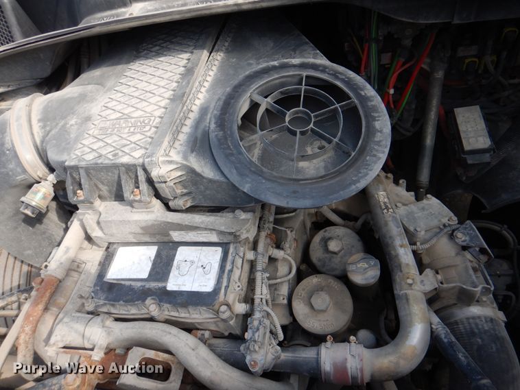 image for item KW9869 2011 Freightliner Cascadia 125  semi truck