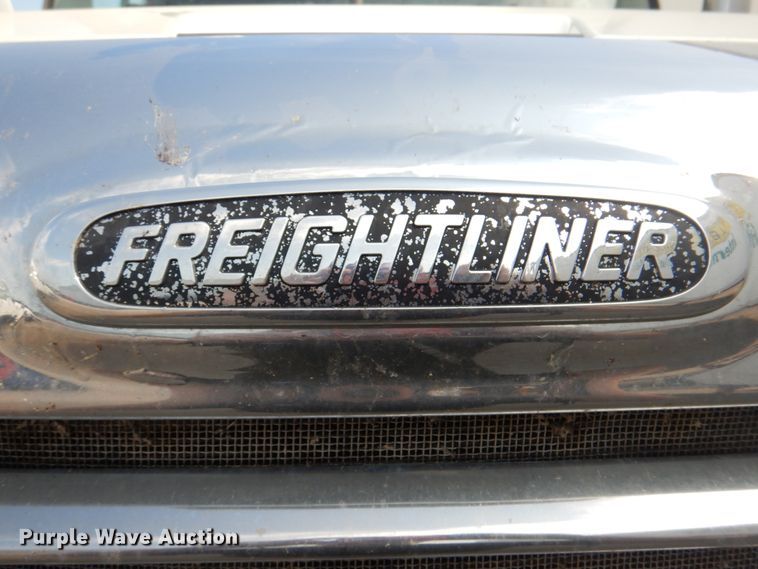 image for item KW9869 2011 Freightliner Cascadia 125  semi truck