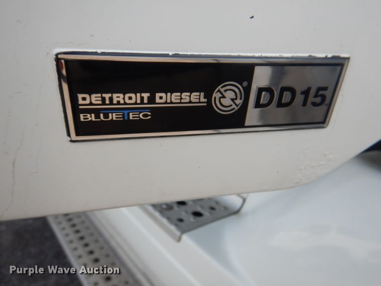 image for item KW9869 2011 Freightliner Cascadia 125  semi truck