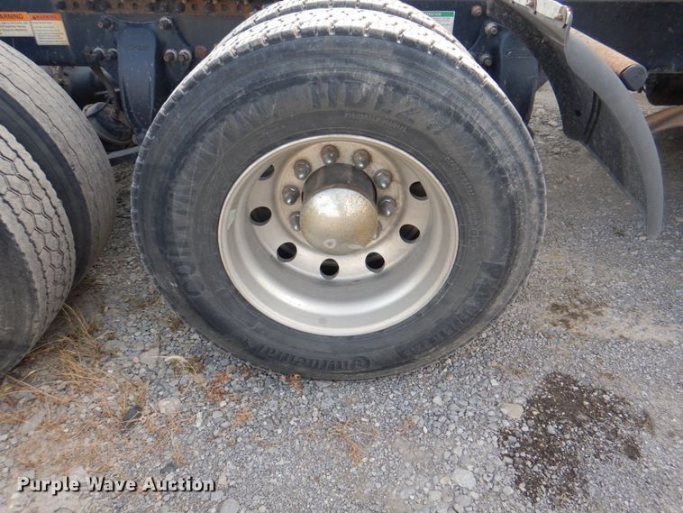 image for item KW9869 2011 Freightliner Cascadia 125  semi truck