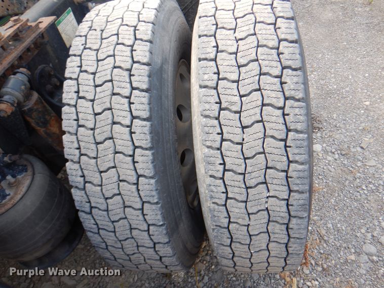 image for item KW9869 2011 Freightliner Cascadia 125  semi truck