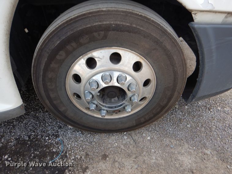 image for item KW9869 2011 Freightliner Cascadia 125  semi truck