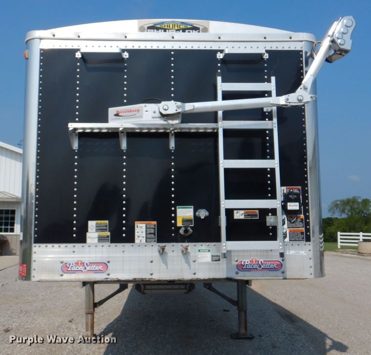 image for item KW9883 2002 Wilson DWH-400B Pace Setter  grain trailer