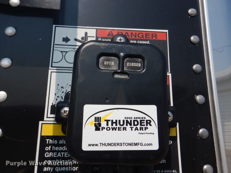 image for item KW9883 2002 Wilson DWH-400B Pace Setter  grain trailer