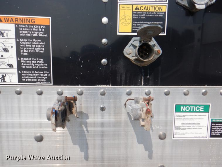 image for item KW9883 2002 Wilson DWH-400B Pace Setter  grain trailer